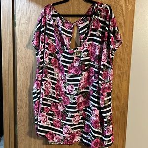 Black and white stripe top with pink flowers from Torrid size 5